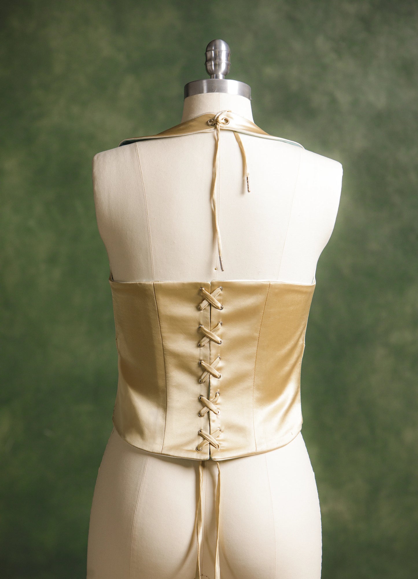 underbust-crema-halter-atras