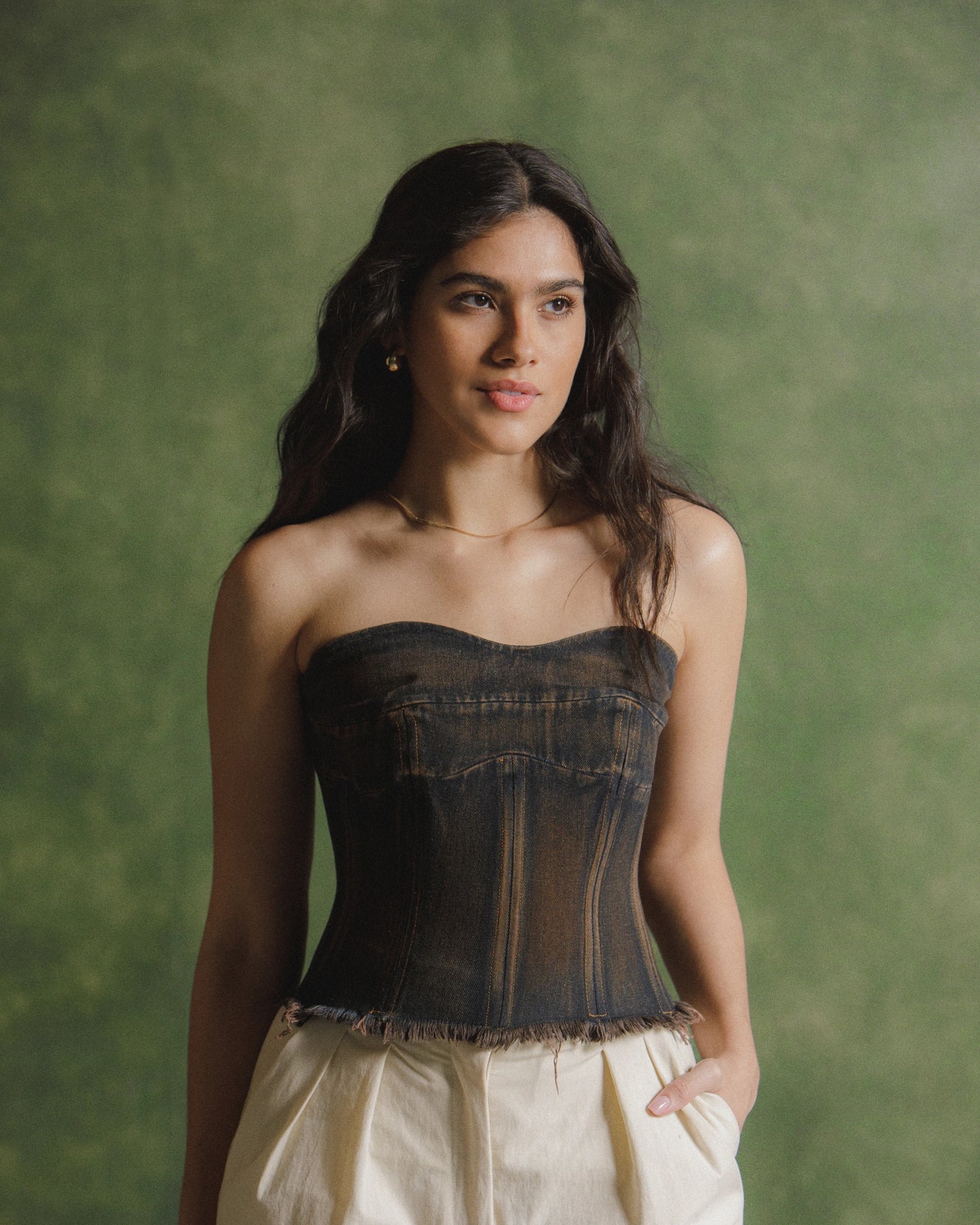 corset-corte-ondulado-negro